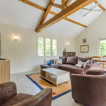 Au Phil De Lo بيت للعطل